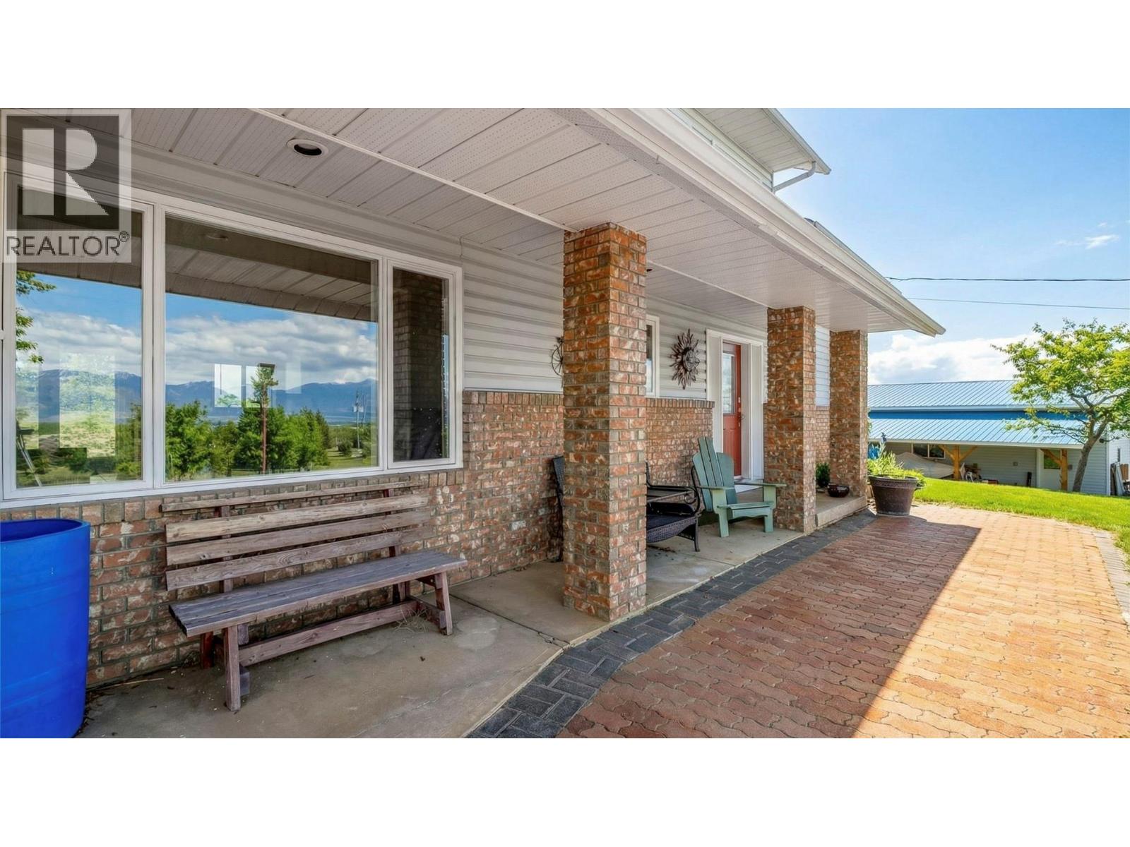 9617 CLEARVIEW Road, Cranbrook