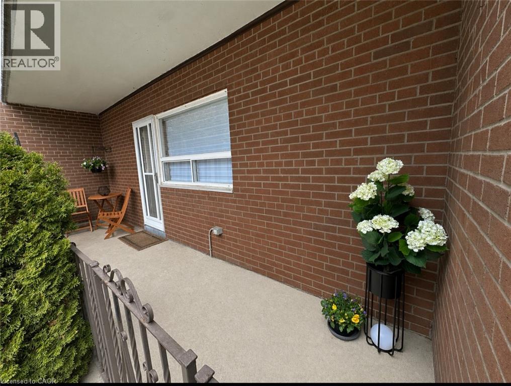 15 ELIZABETH Street, Mississauga, Ontario, L5G2Z3 — Photo 7