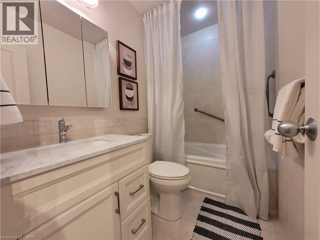 15 ELIZABETH Street, Mississauga, Ontario, L5G2Z3 — Photo 6