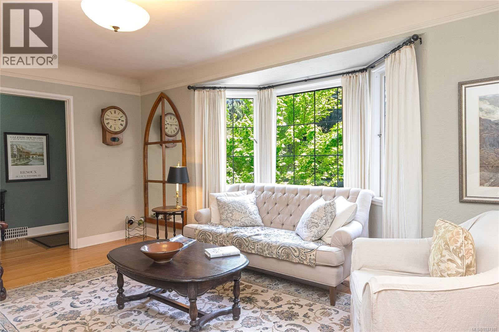 812 Langham Crt - 11