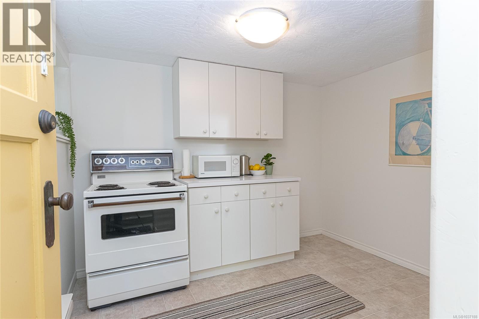 812 Langham Crt - 26