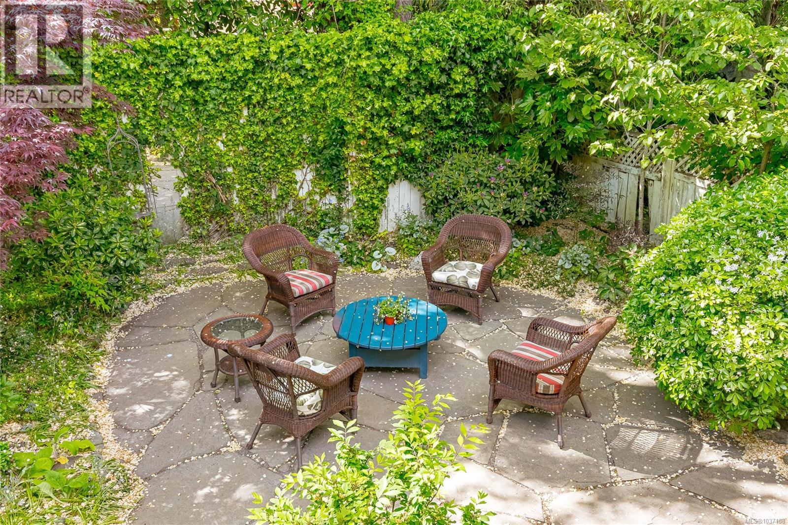 812 Langham Crt - 36