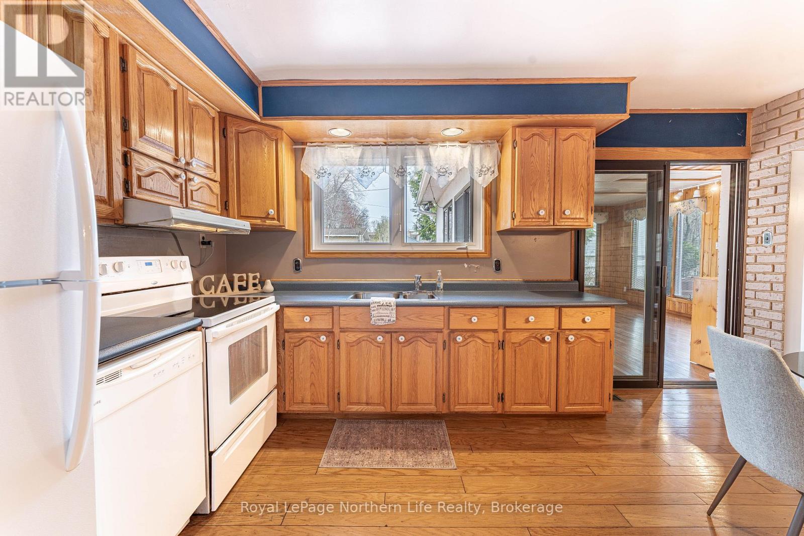 1608 PARKWOOD DRIVE - 13