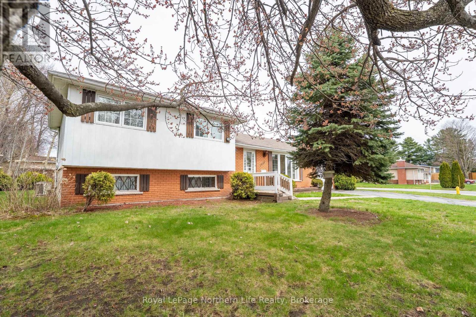 1608 PARKWOOD DRIVE - 33