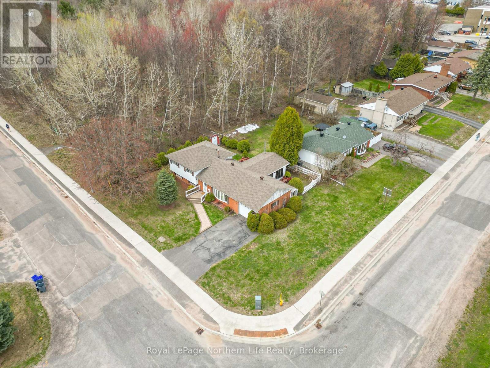 1608 PARKWOOD DRIVE - 41