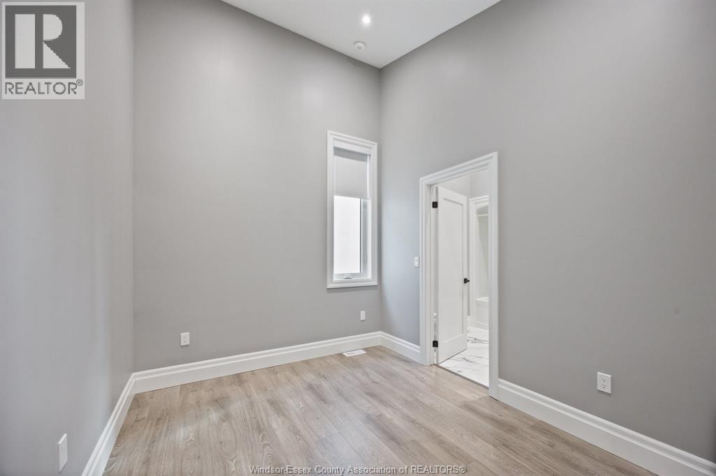 1835 EDGEMORE Unit# 1, LaSalle, Ontario, N9H2J5 — Photo 6