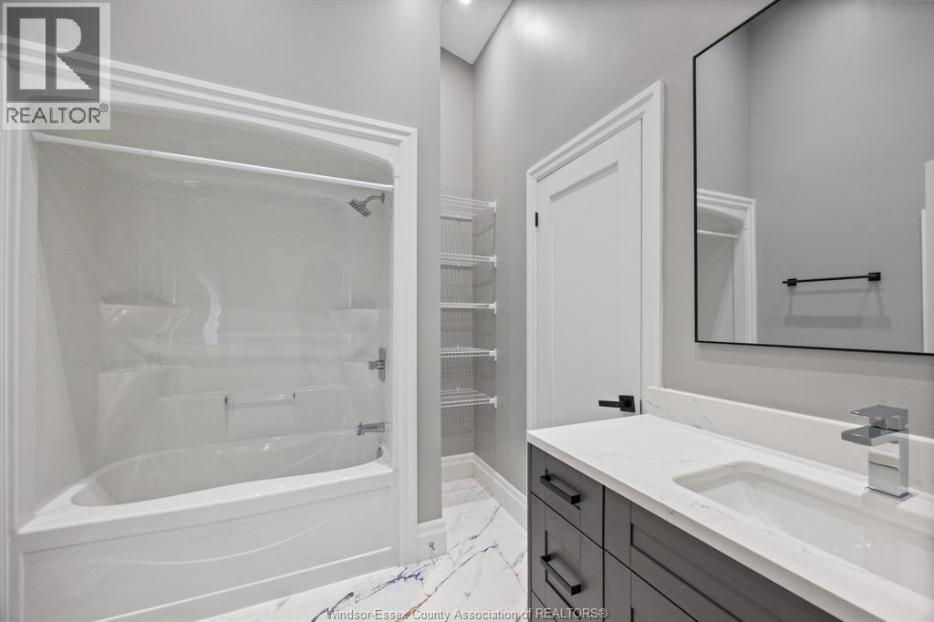 1835 EDGEMORE Unit# 1, LaSalle, Ontario, N9H2J5 — Photo 24