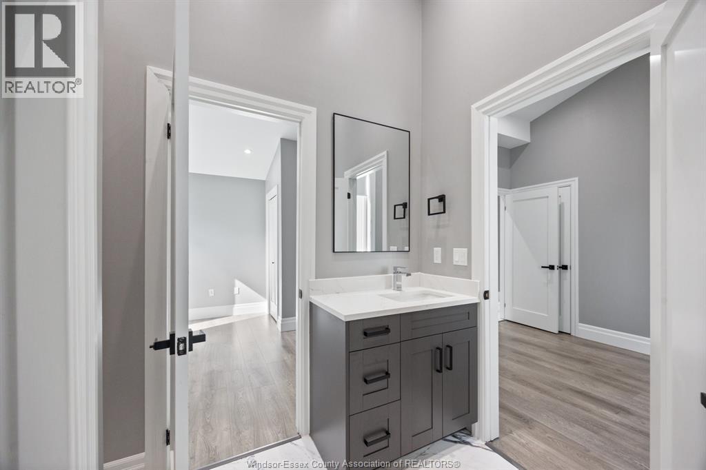 1835 EDGEMORE Unit# 1, LaSalle, Ontario, N9H2J5 — Photo 5