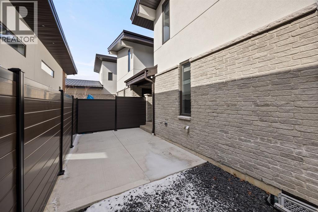 1835 EDGEMORE Unit# 1, LaSalle, Ontario, N9H2J5 — Photo 4