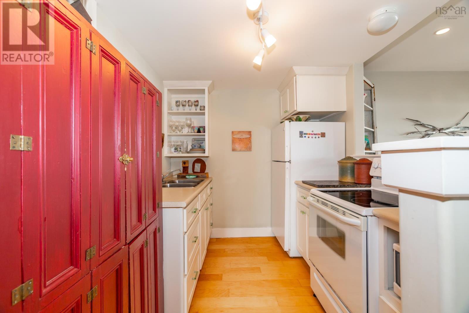 5360 Granville Road - 18