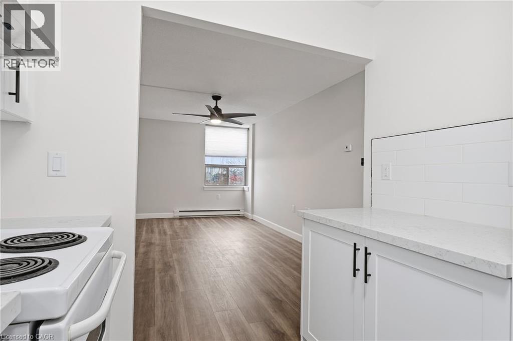 18 MALL Road Unit# 412, Hamilton, Ontario, L8V4V4 — Photo 3
