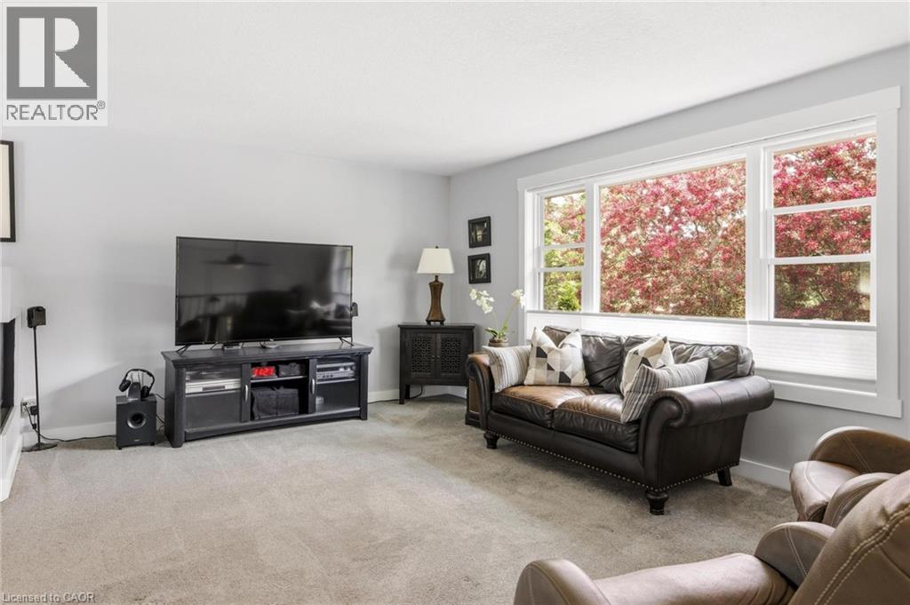 25 GREENOCK Drive, Kitchener, Ontario, N2E2J9 — Photo 10
