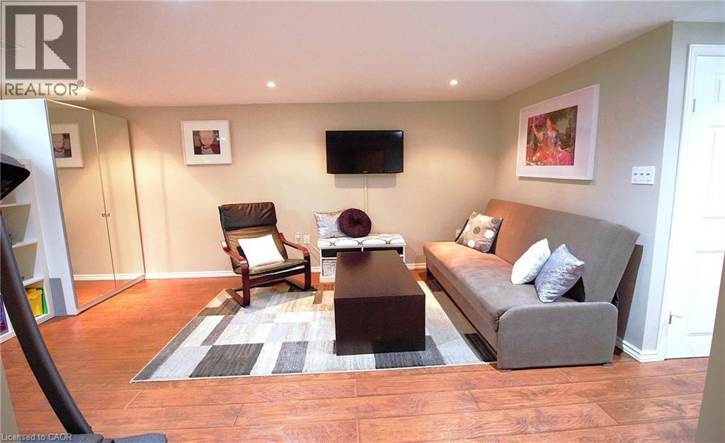 37 BREWSTER Street, Hamilton, Ontario, L8T4R6 — Photo 3