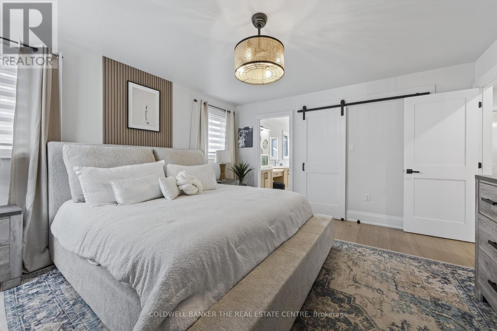684 LAKELANDS AVENUE - 28