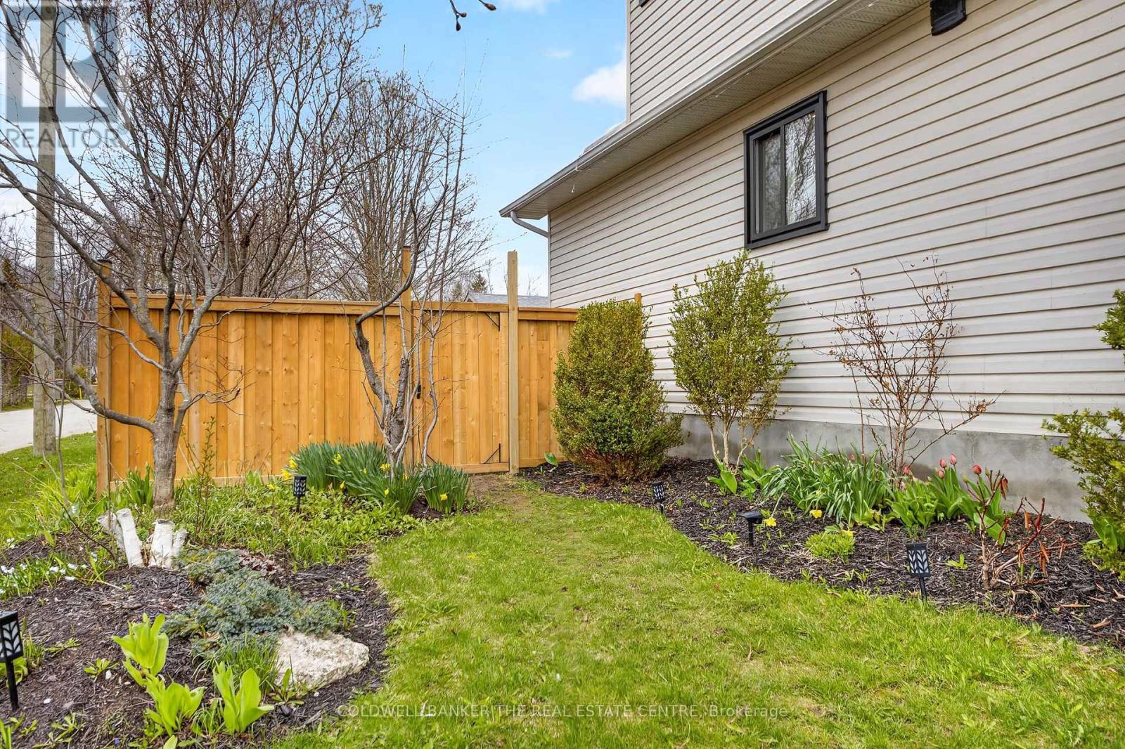 684 LAKELANDS AVENUE - 45