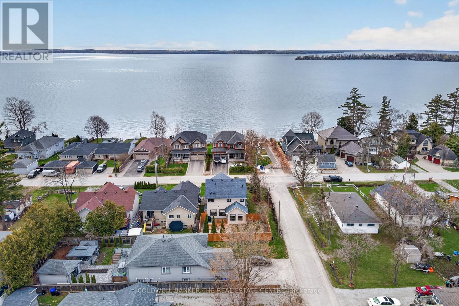 684 LAKELANDS AVENUE - 43
