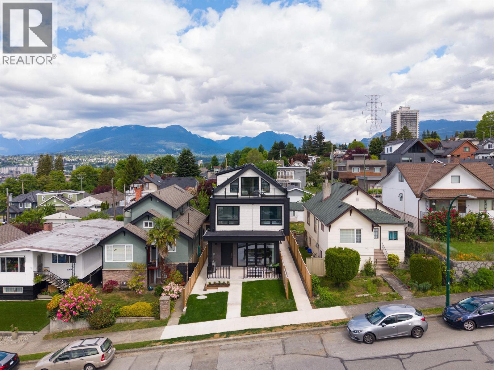 1 3645 DUNDAS Street - main photo