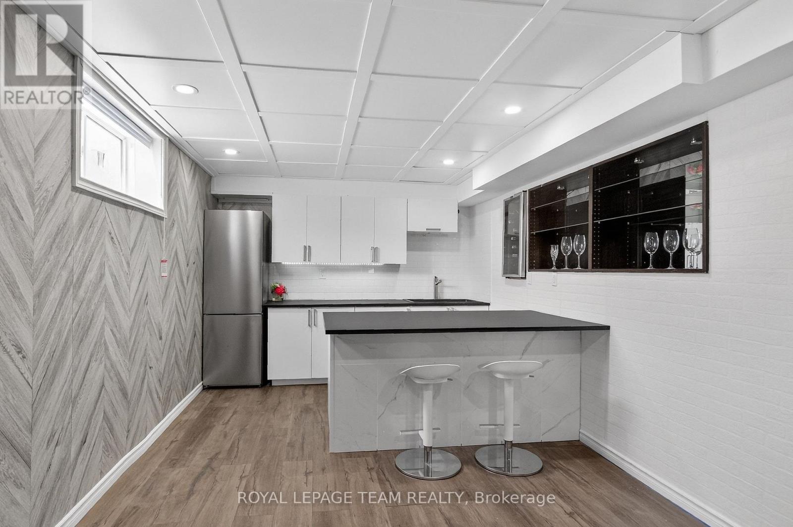 12 KINETIC WAY - 40