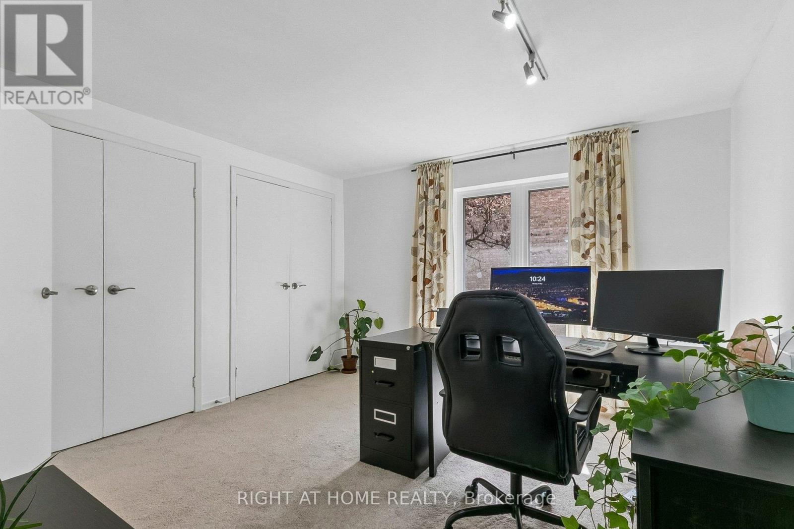 #116 26 LIVINGSTON ROAD - 24