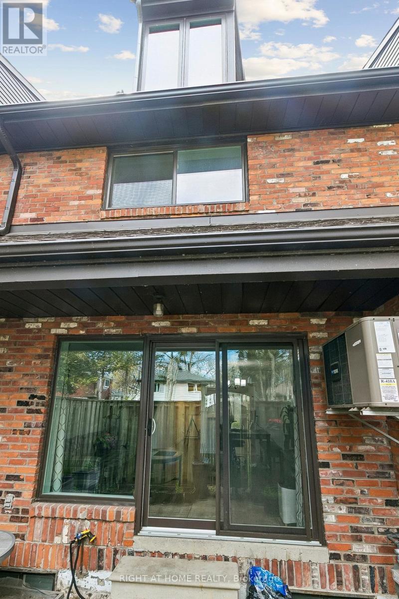 #116 26 LIVINGSTON ROAD - 29
