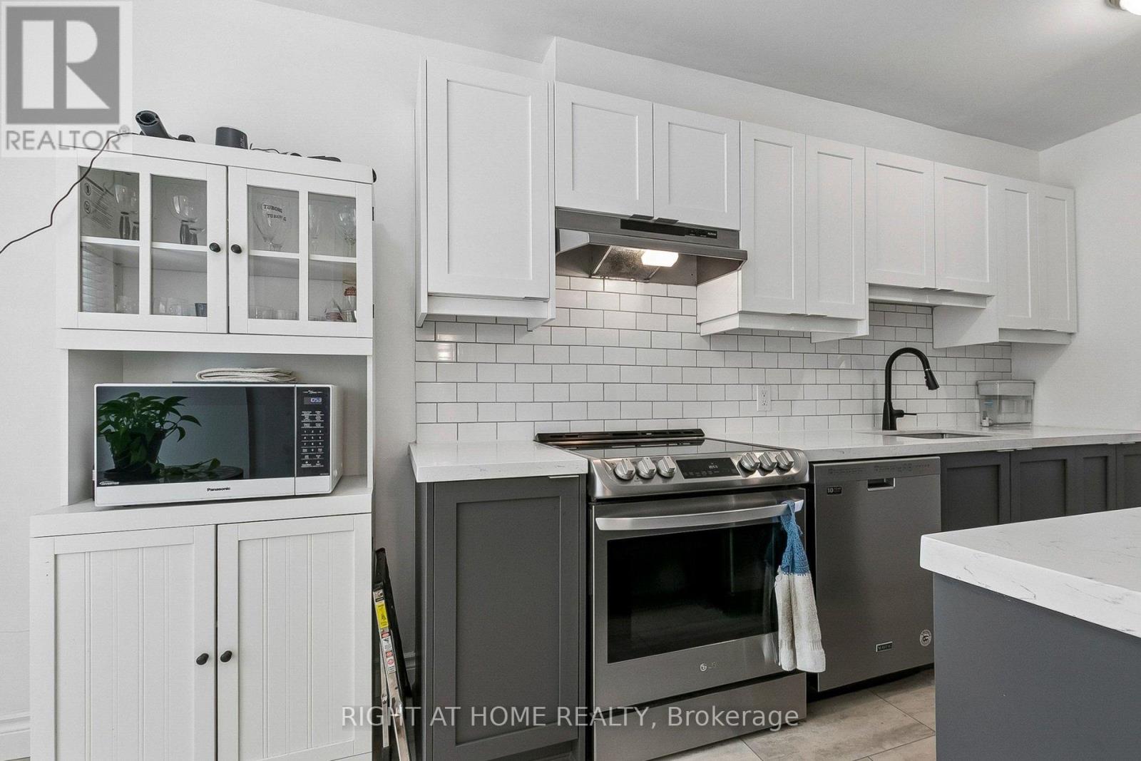 #116 26 LIVINGSTON ROAD - 9