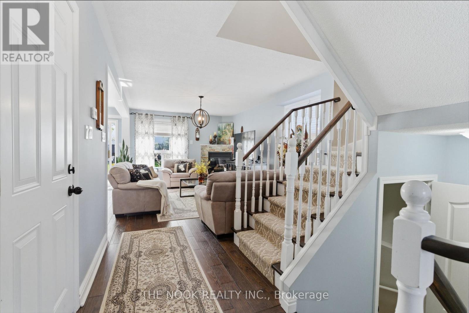 70 BEACHAM CRESCENT - 9