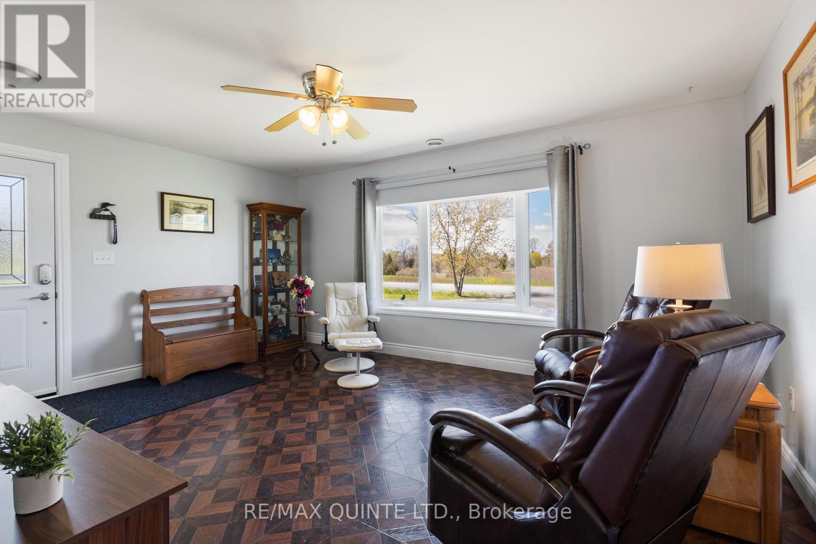 32 DORLAND DRIVE - 17