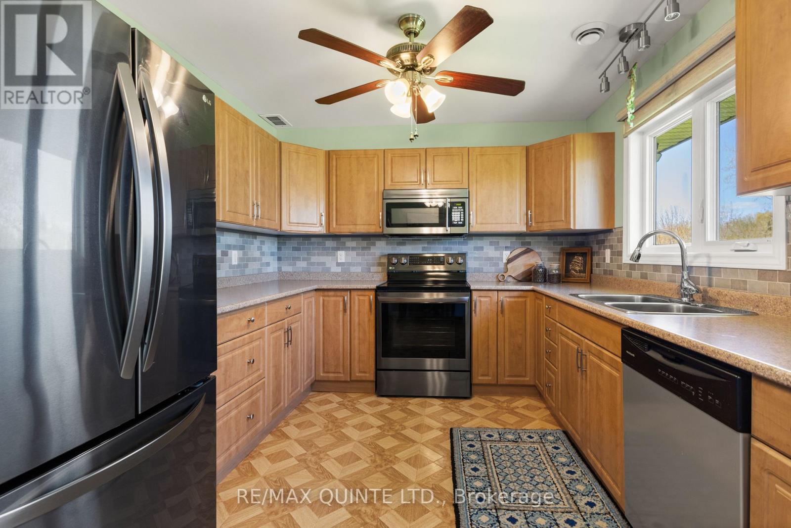 32 DORLAND DRIVE - 23