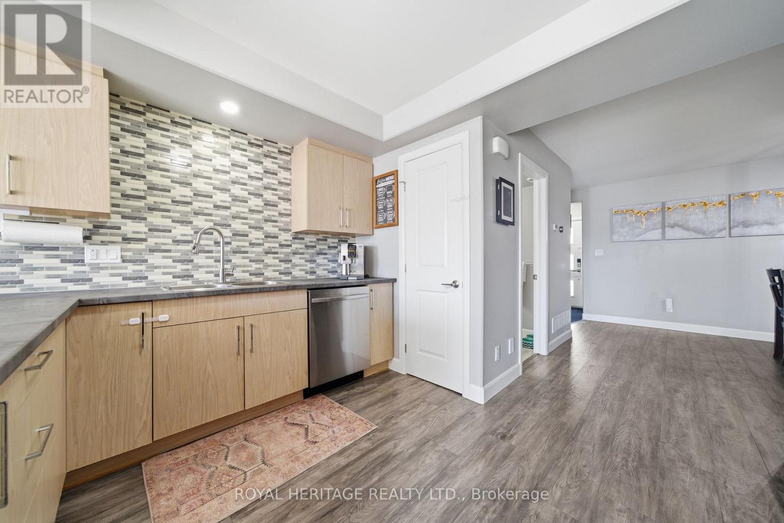 33 DEWAL PLACE - 15