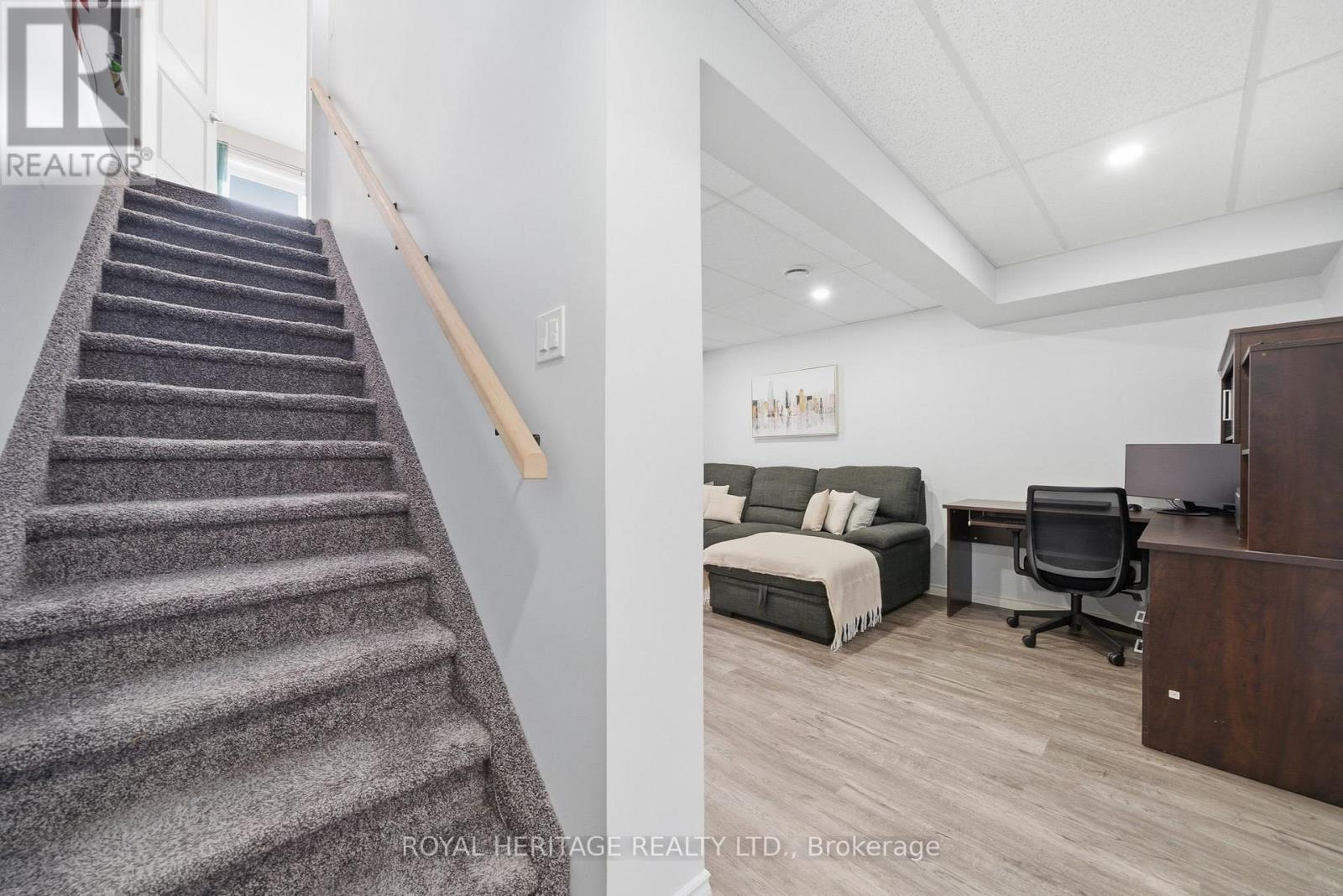 33 DEWAL PLACE - 32