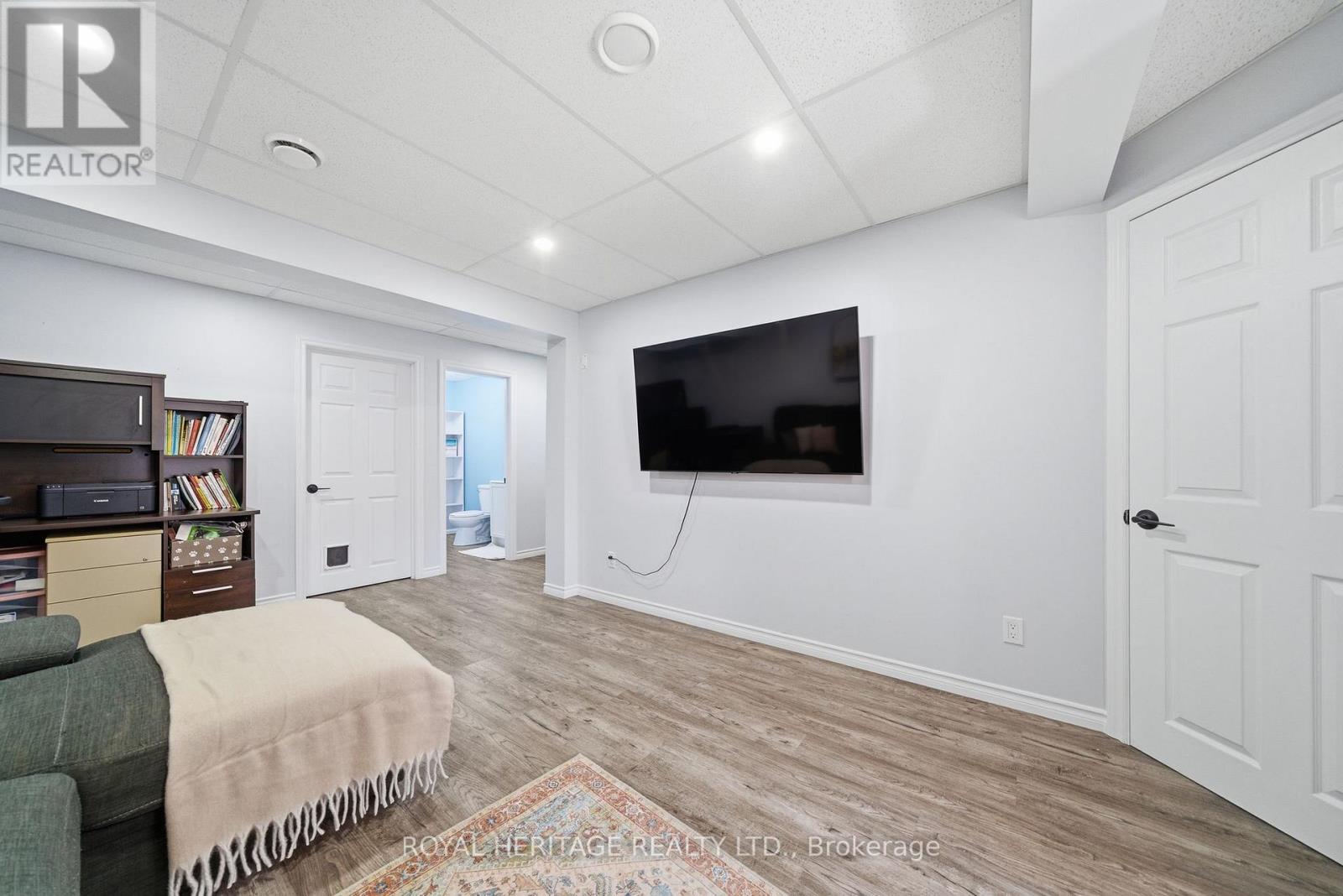 33 DEWAL PLACE - 36