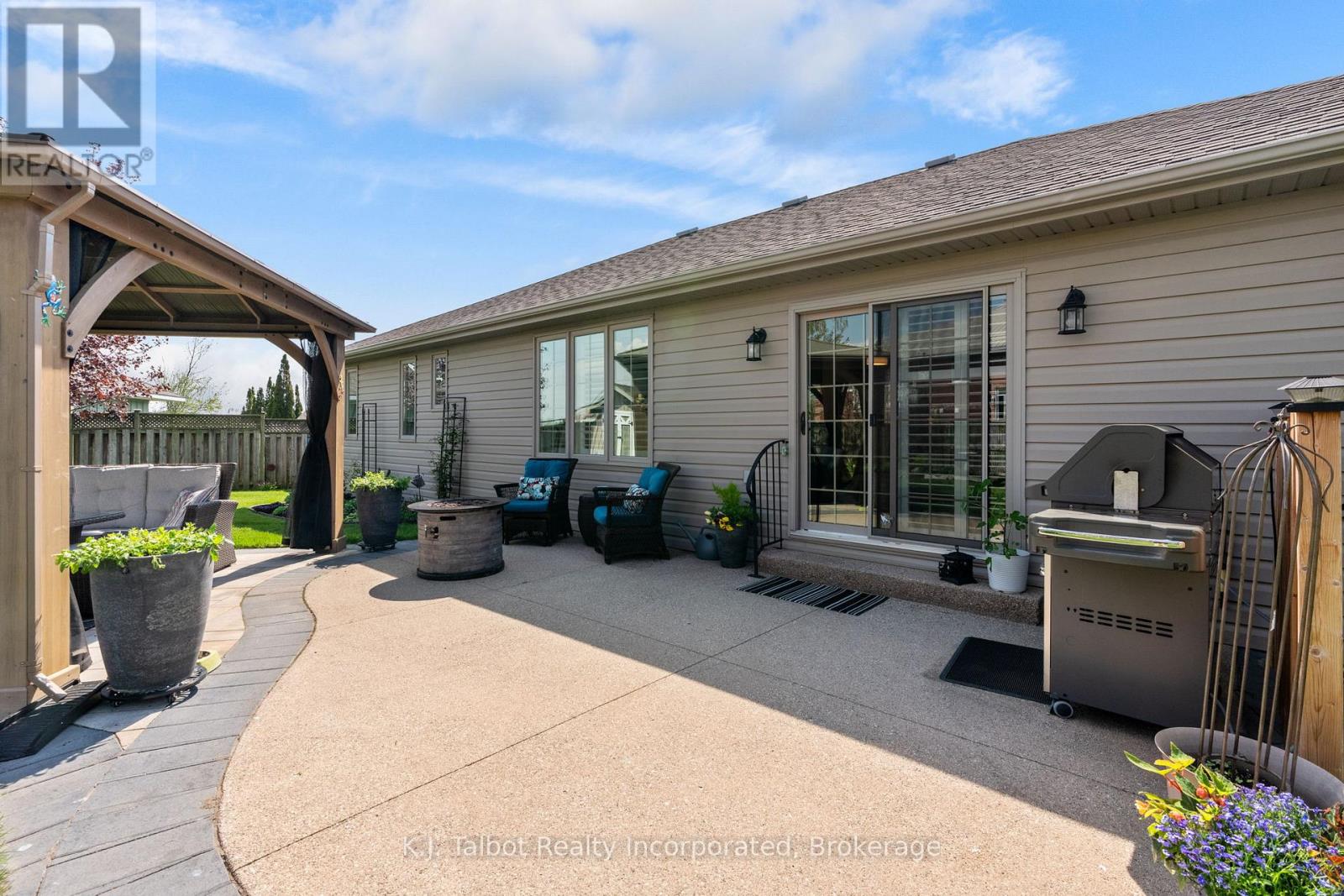 11 LEE CRESCENT - 37