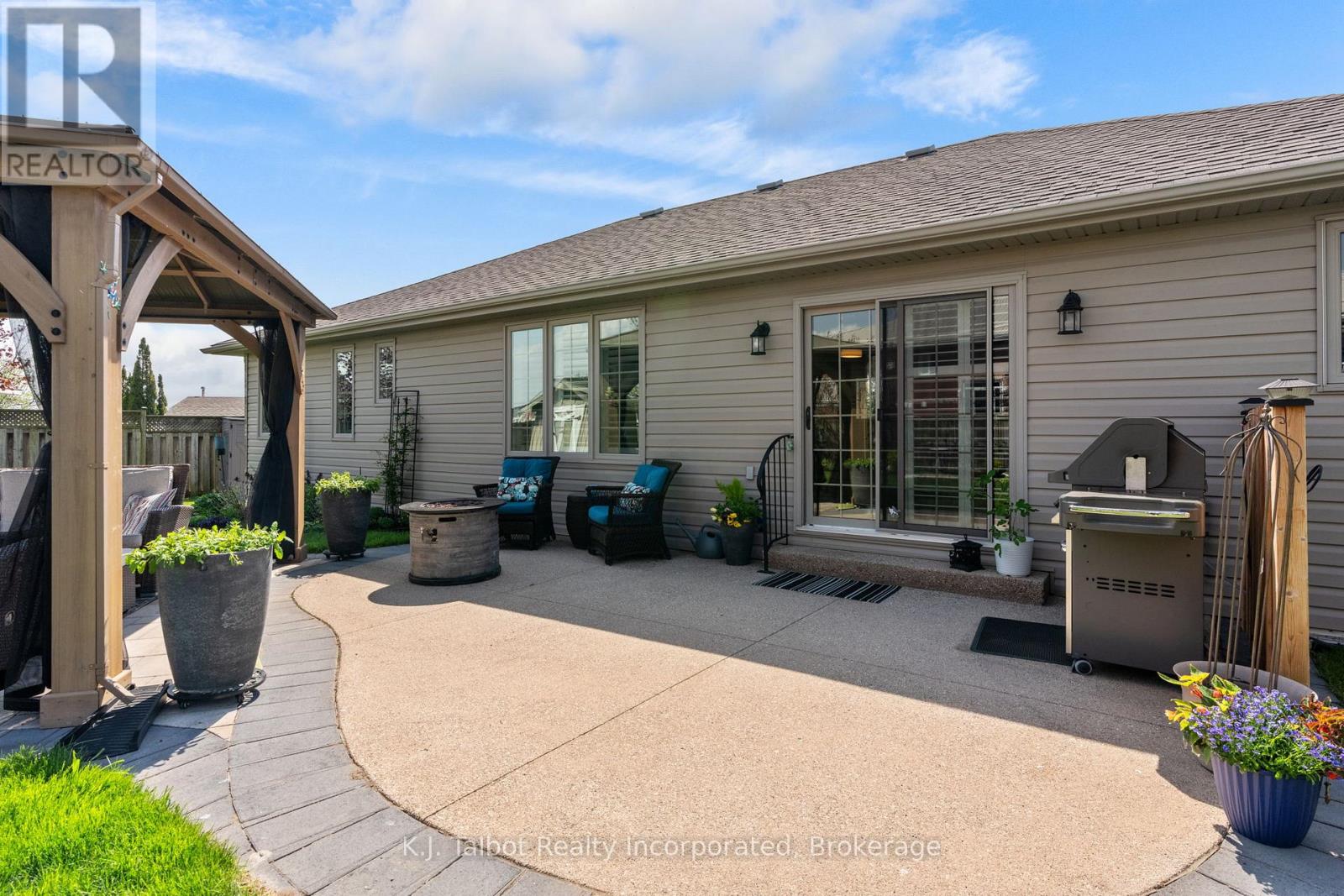 11 LEE CRESCENT - 34