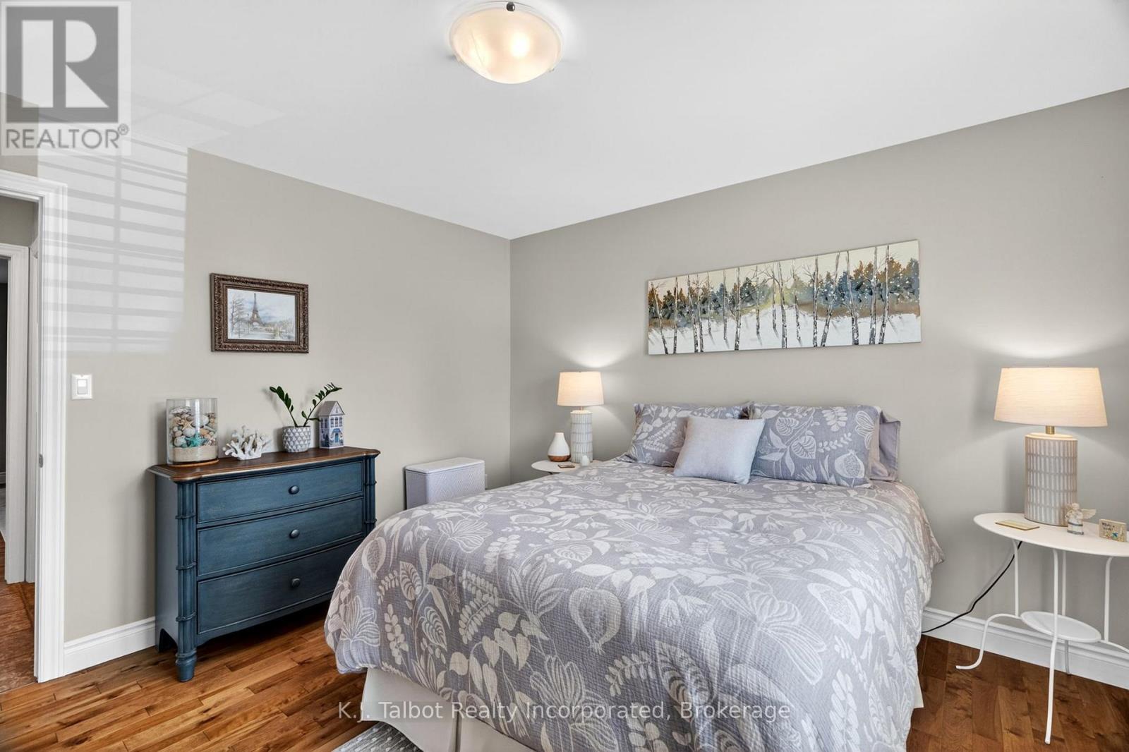 11 LEE CRESCENT - 18
