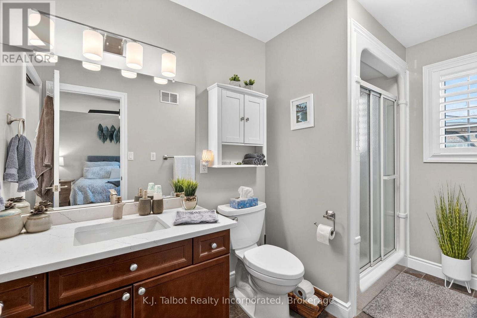 11 LEE CRESCENT - 22