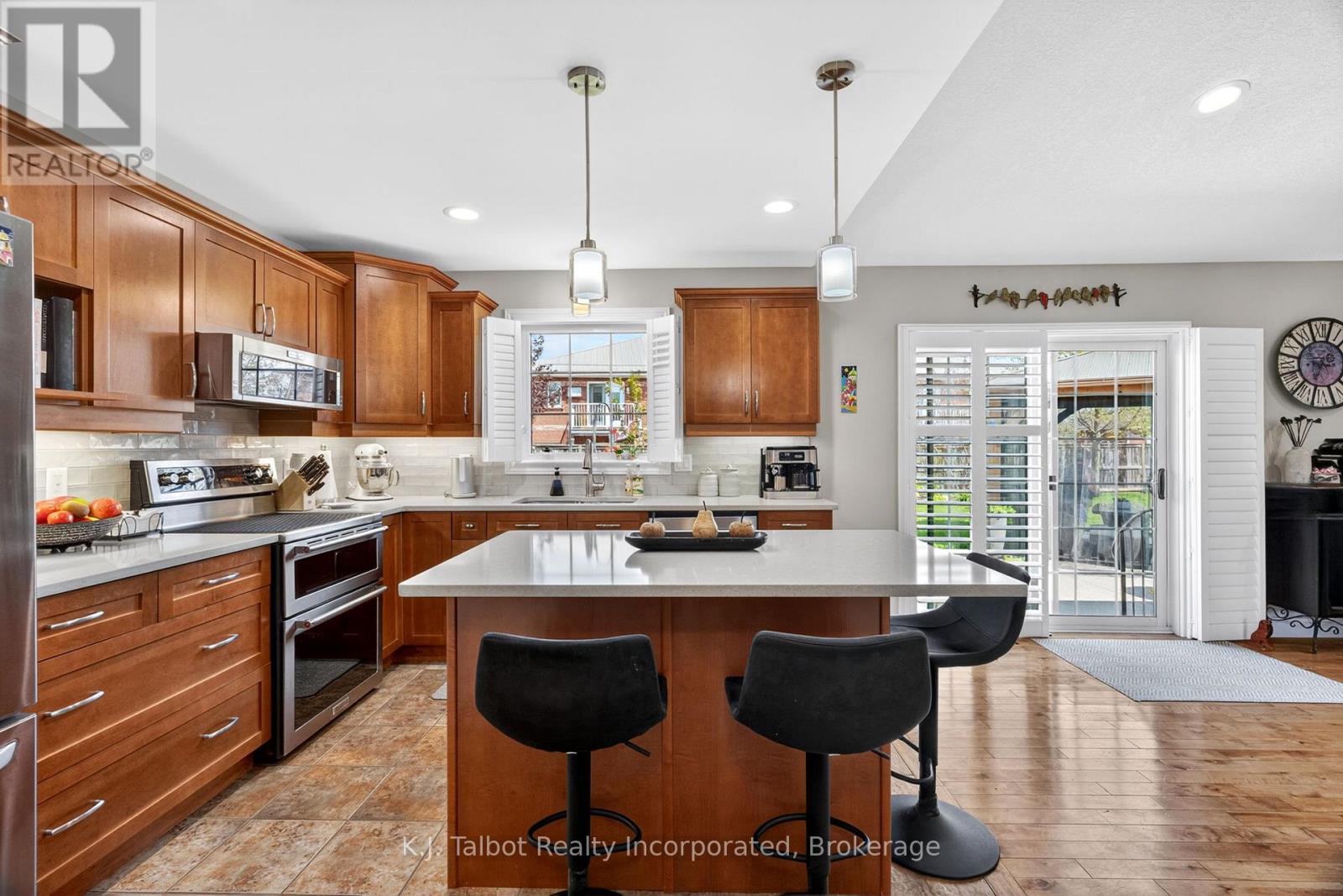 11 LEE CRESCENT - 15