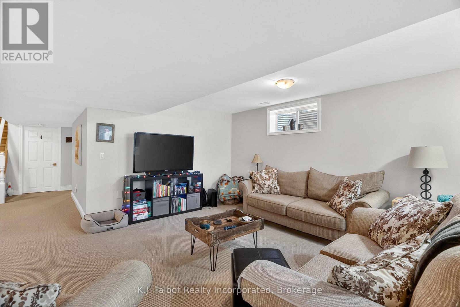 11 LEE CRESCENT - 27