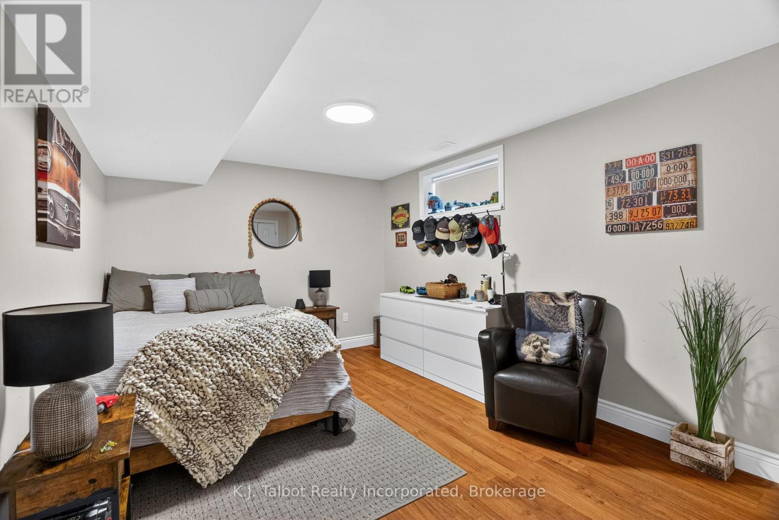 11 LEE CRESCENT - 30