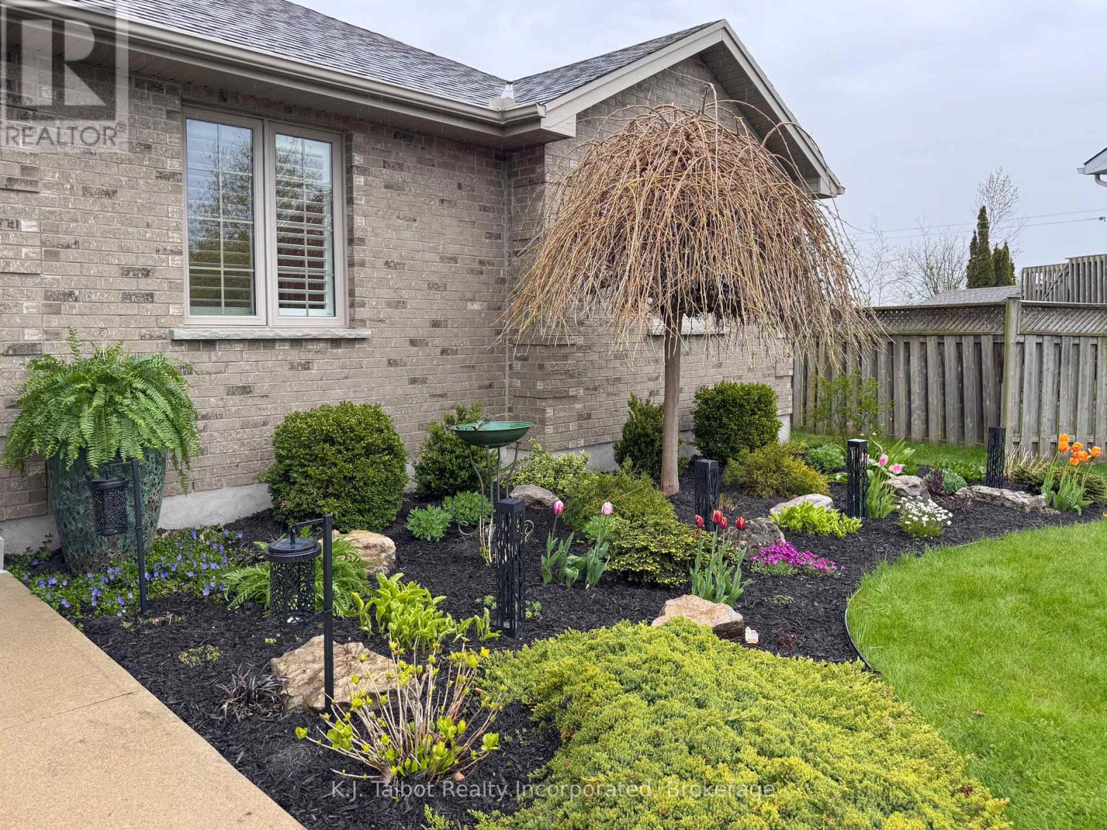 11 LEE CRESCENT - 2