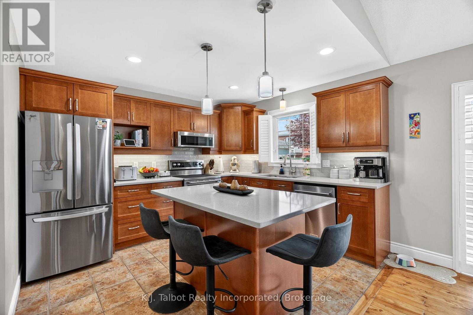 11 LEE CRESCENT - 13