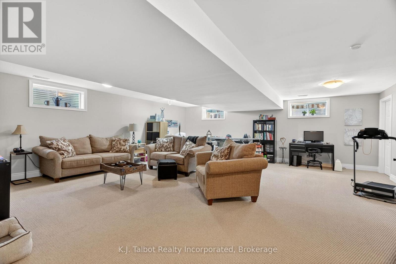 11 LEE CRESCENT - 26