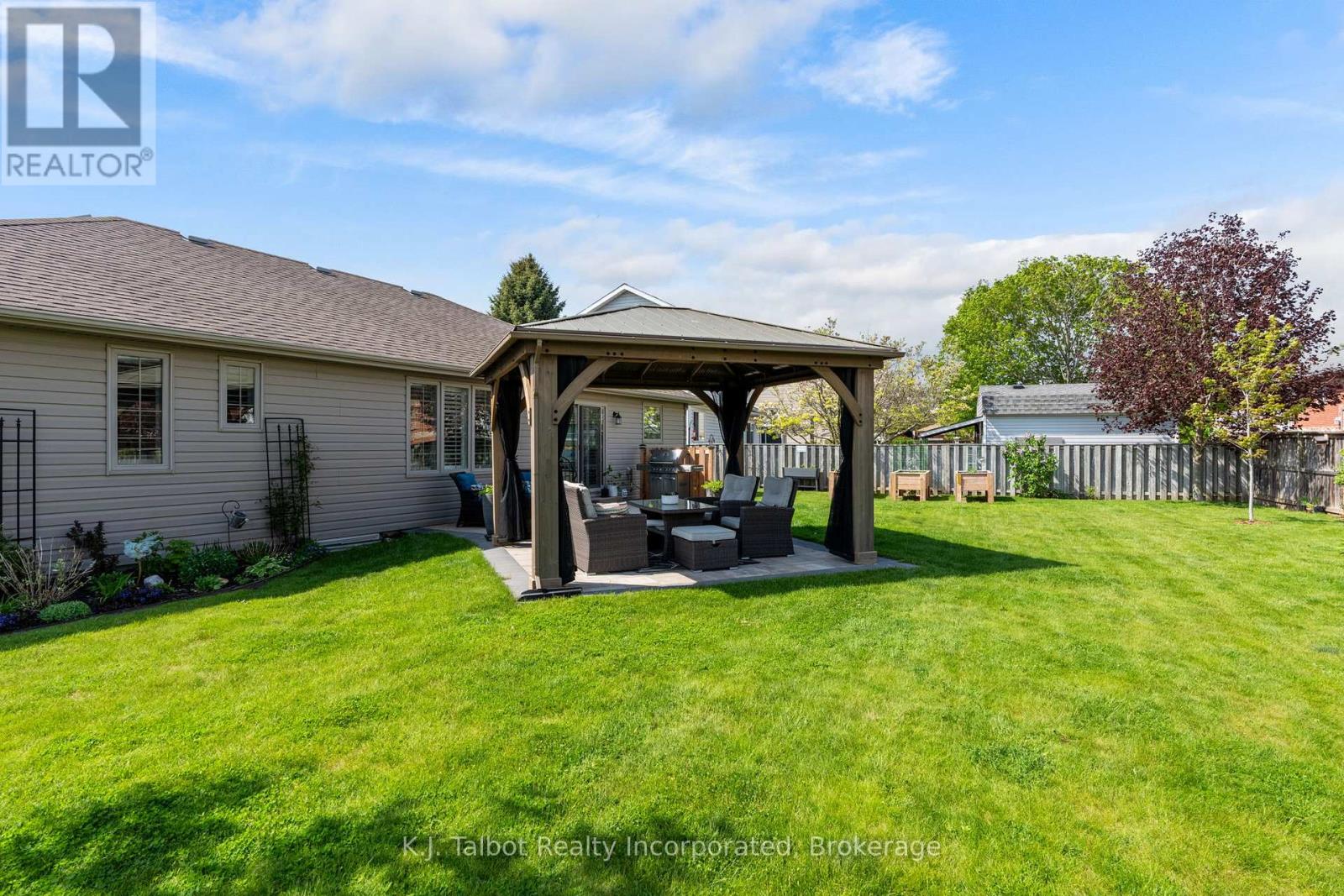 11 LEE CRESCENT - 41