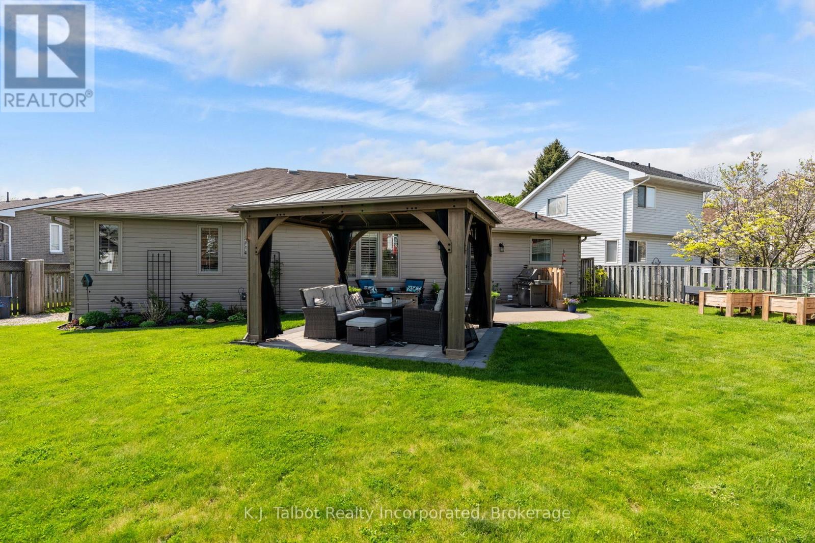 11 LEE CRESCENT - 40