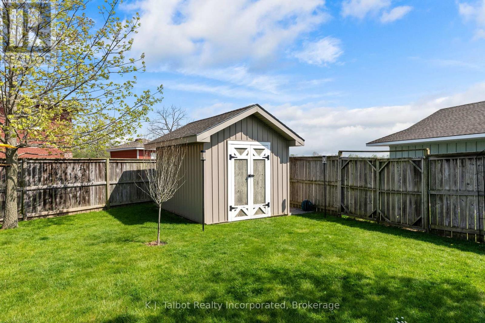 11 LEE CRESCENT - 43
