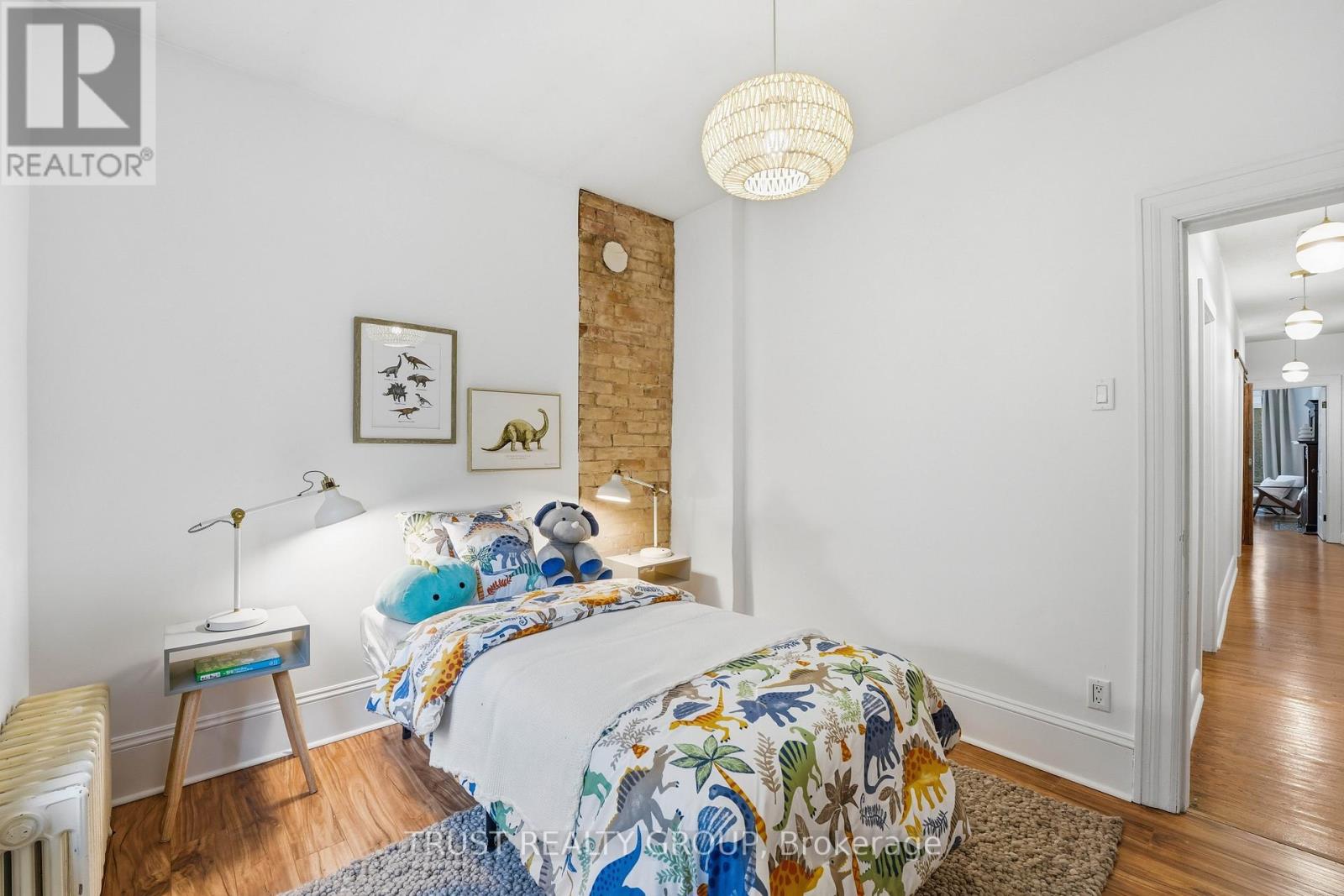 134 CLOSE AVENUE - 24
