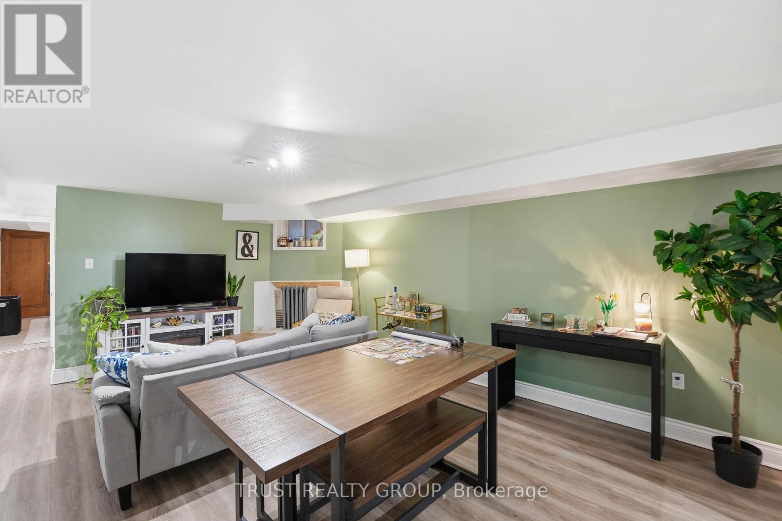 134 CLOSE AVENUE - 30