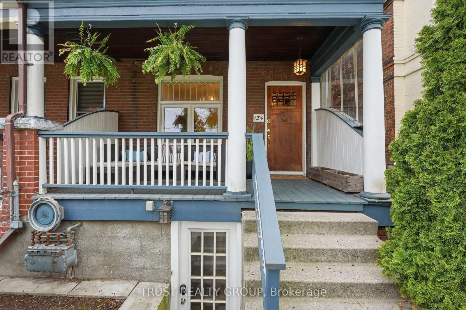 134 CLOSE AVENUE - 34