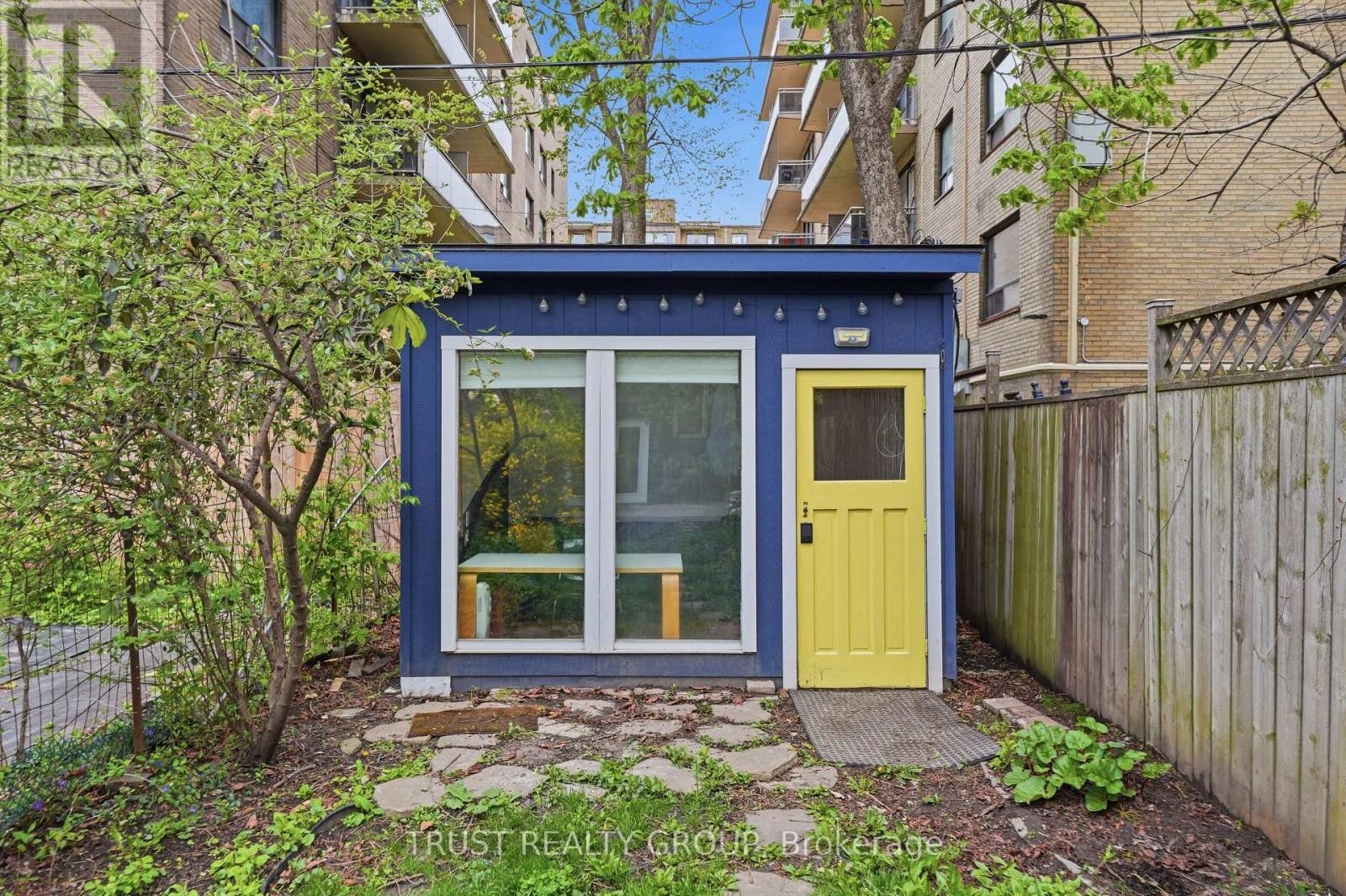 134 CLOSE AVENUE - 38