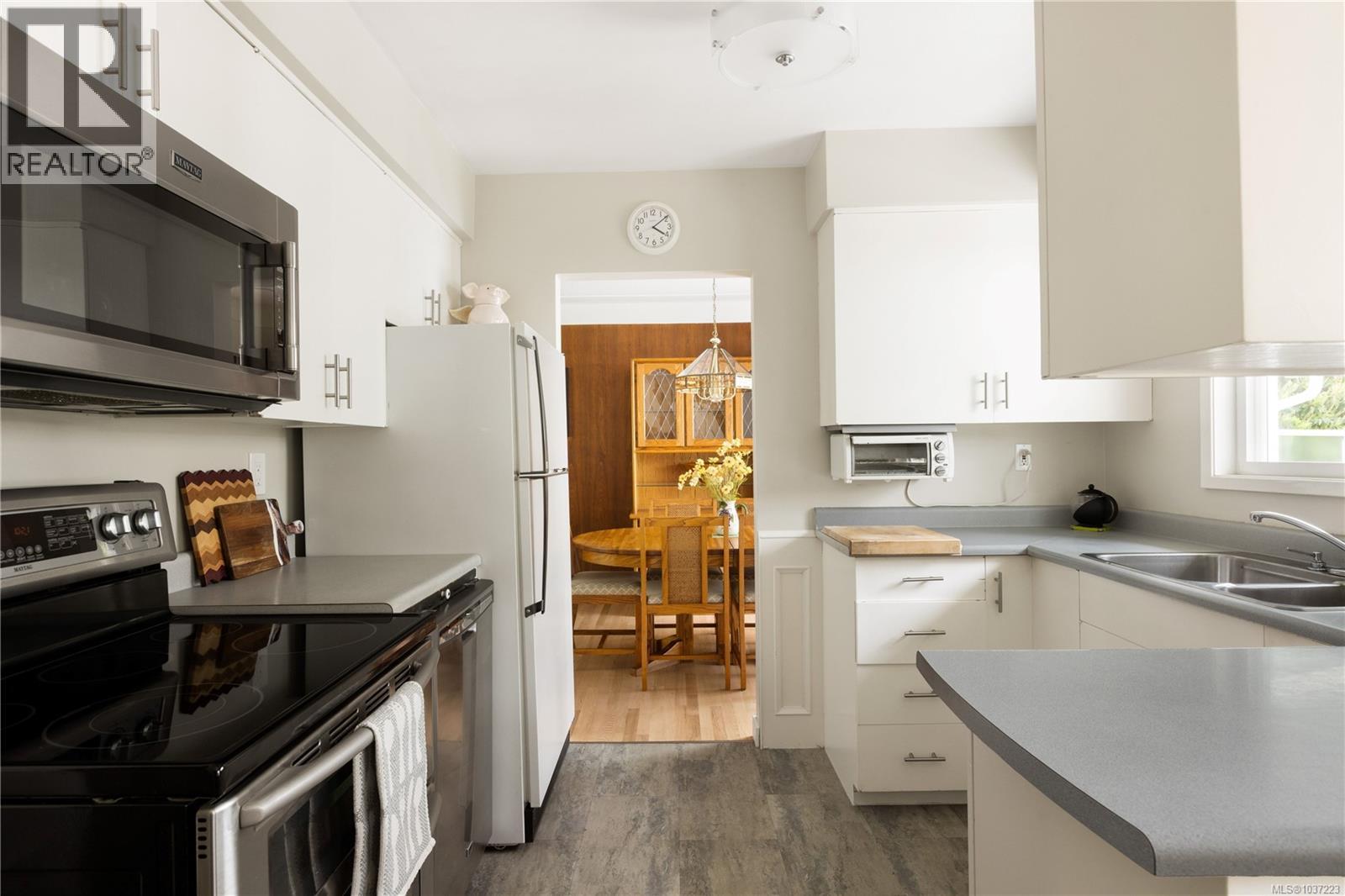 3405 Rolston Cres - 17
