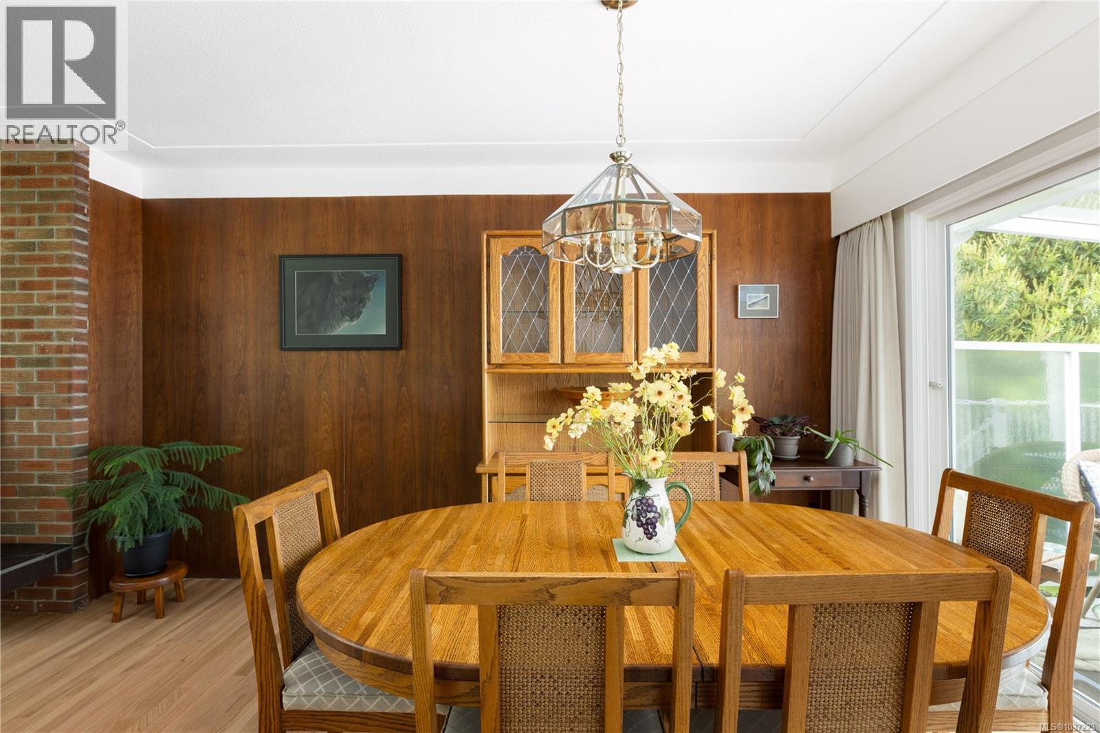 3405 Rolston Cres - 18